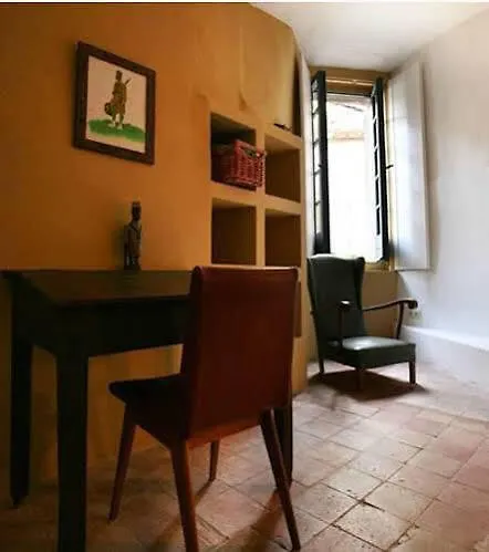 Casa Migdia Pensjonat Sant Jordi Desvalls