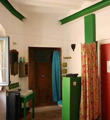Casa Migdia Pensjonat Sant Jordi Desvalls